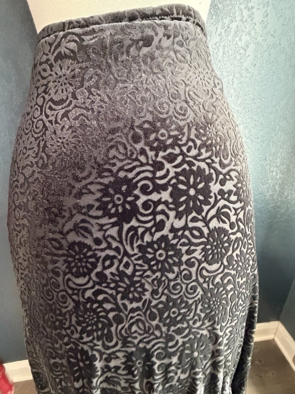 Black Burnout Velvet Y2K Midi Trumpet Hem Skirt Sz XL Clothing By Notations - Picture 3 of 8